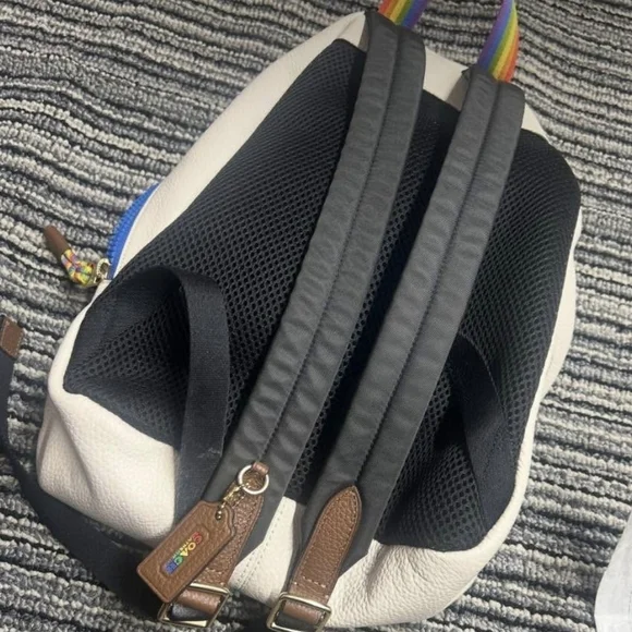 Coach Medium Charlie Backpack featuring a rainbow-colored horse and carriage - Picture 3 of 15